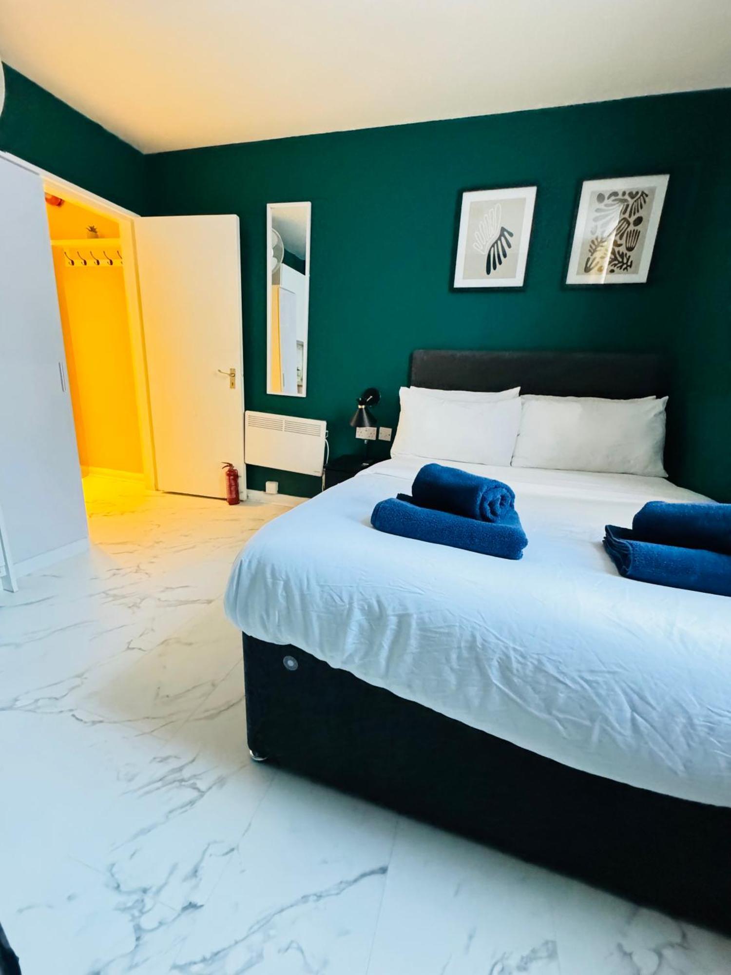 Private Studio Flat In City 1190 Londen Buitenkant foto