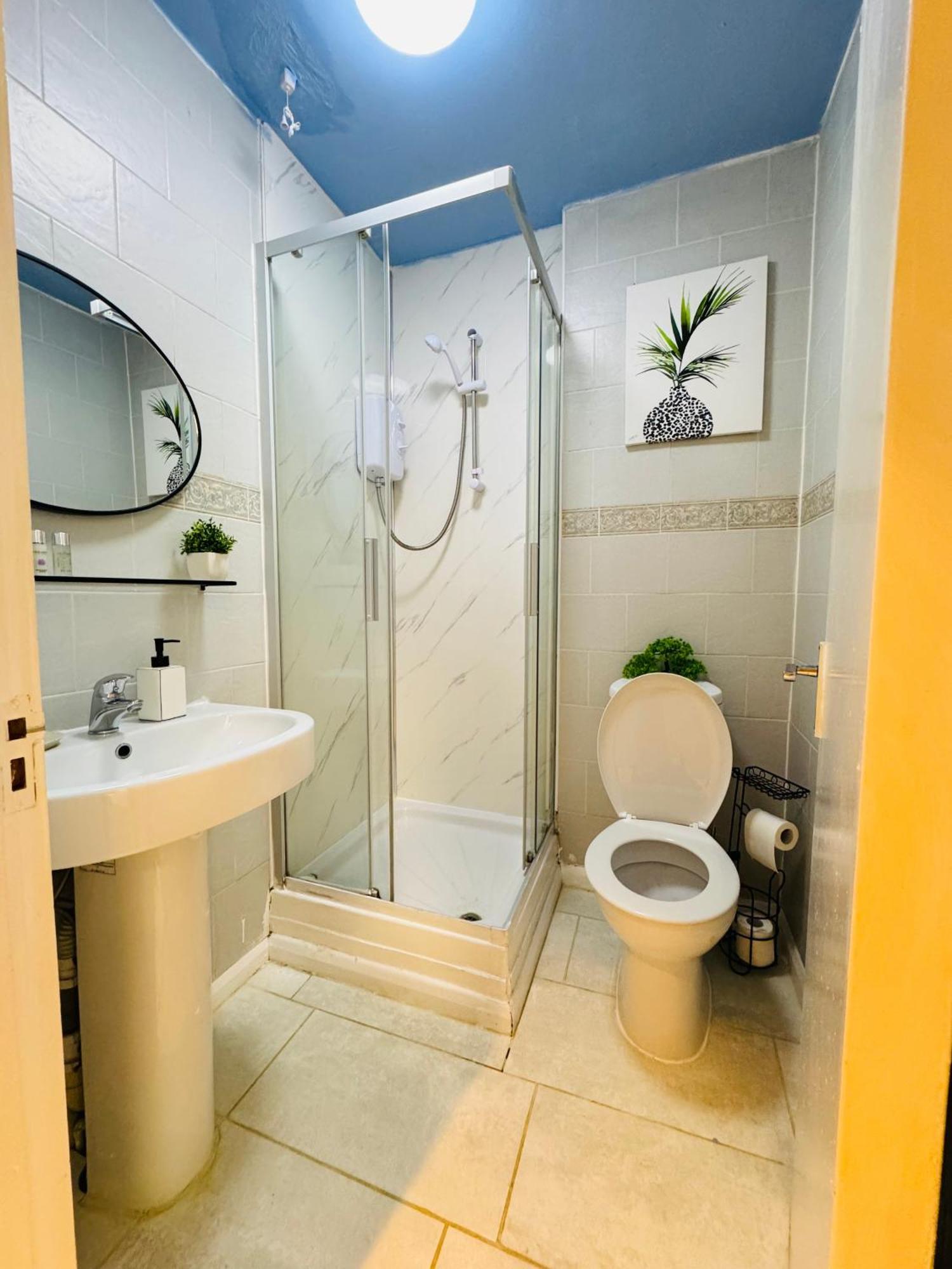 Private Studio Flat In City 1190 Londen Buitenkant foto